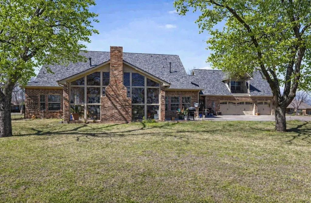9001 Sawgrass Court Granbury TX 76049