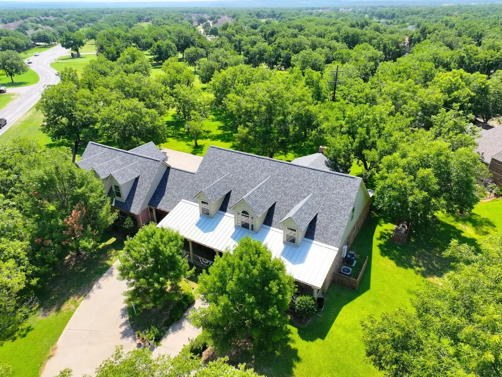9001 Sawgrass Court Granbury TX 76049