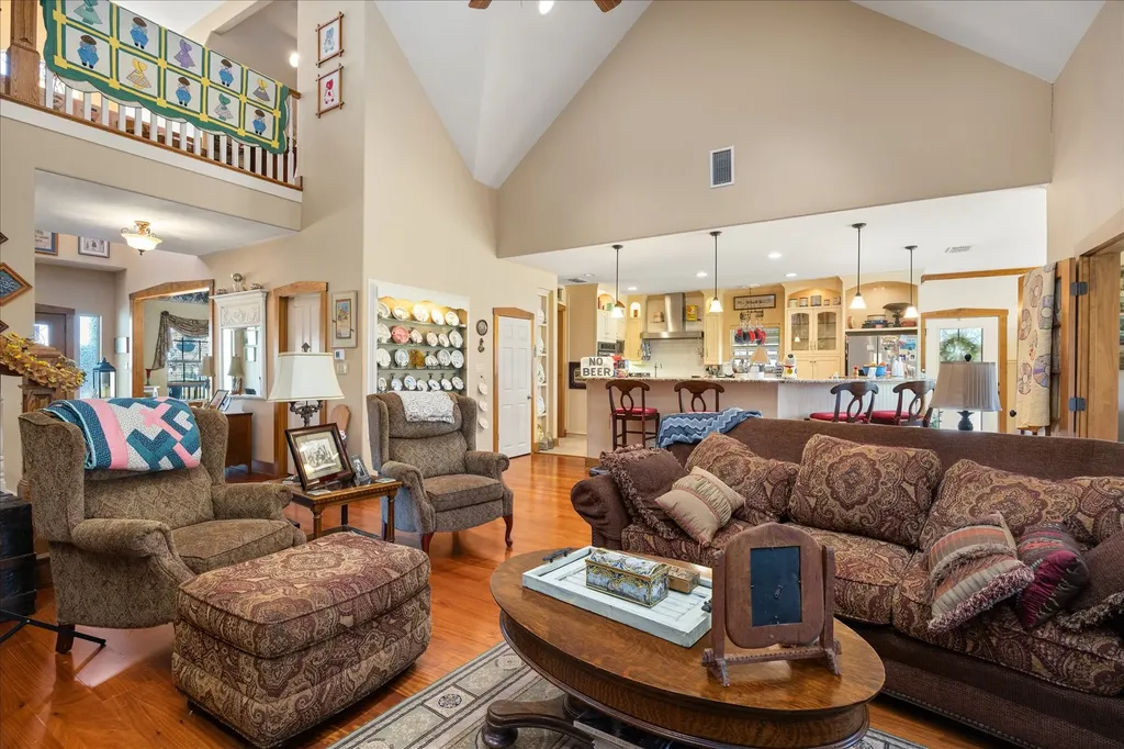 9001 Sawgrass Court Granbury TX 76049