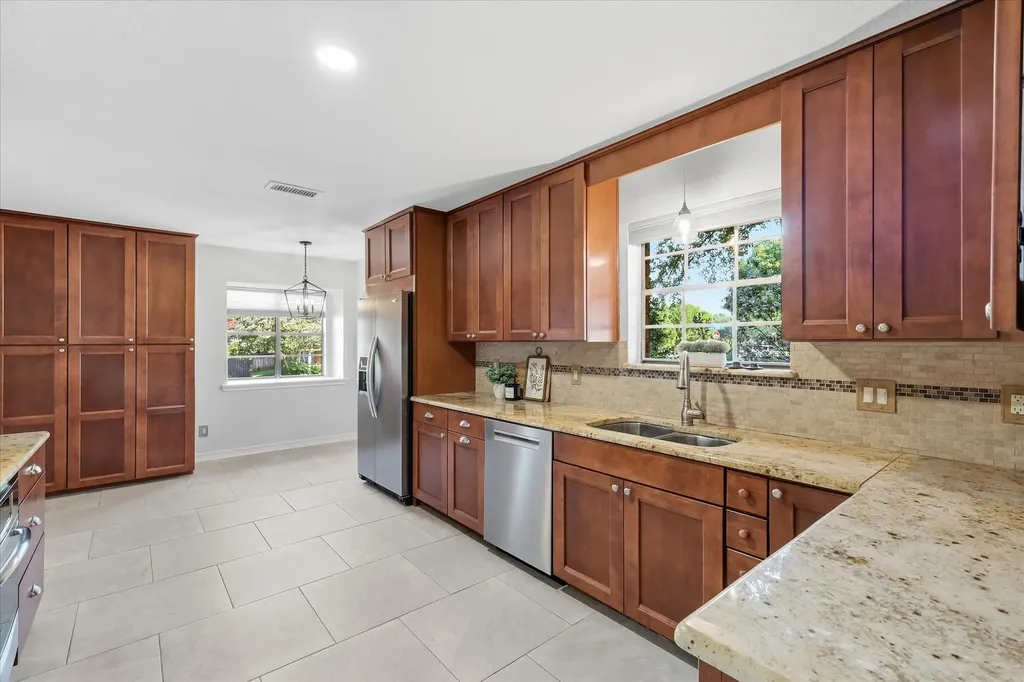 1614 Crested Butte Drive Lewisville TX 75077