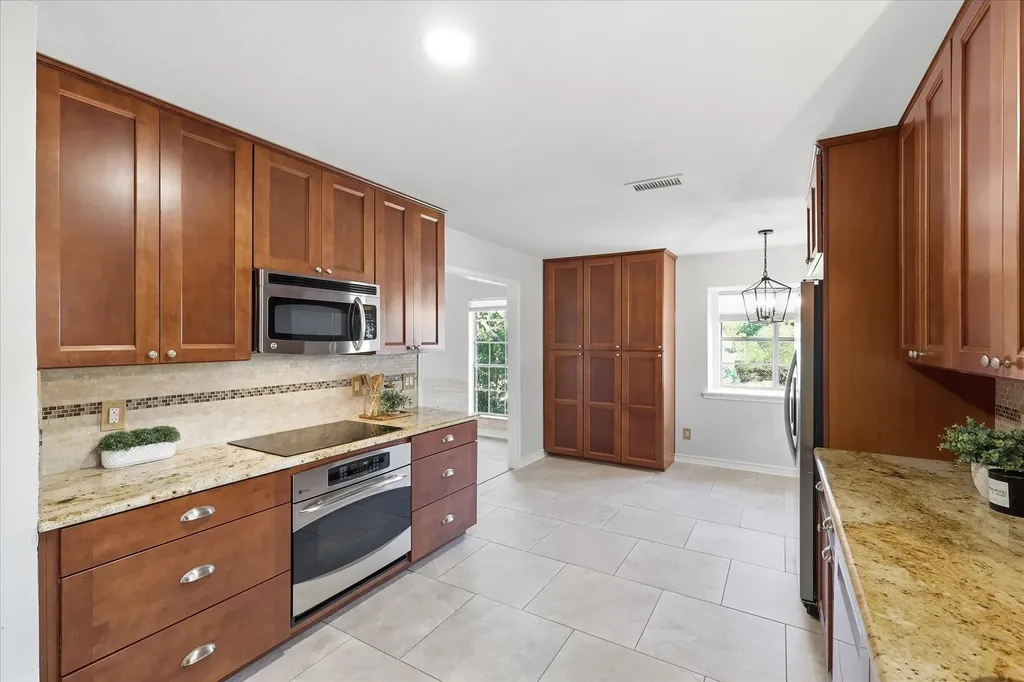 1614 Crested Butte Drive Lewisville TX 75077