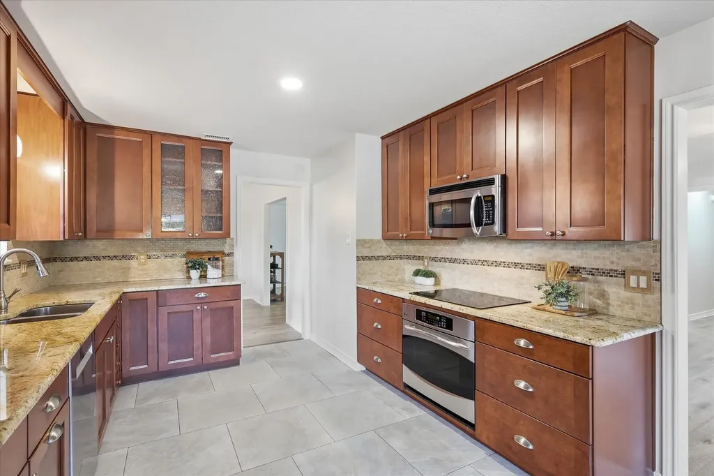 1614 Crested Butte Drive Lewisville TX 75077