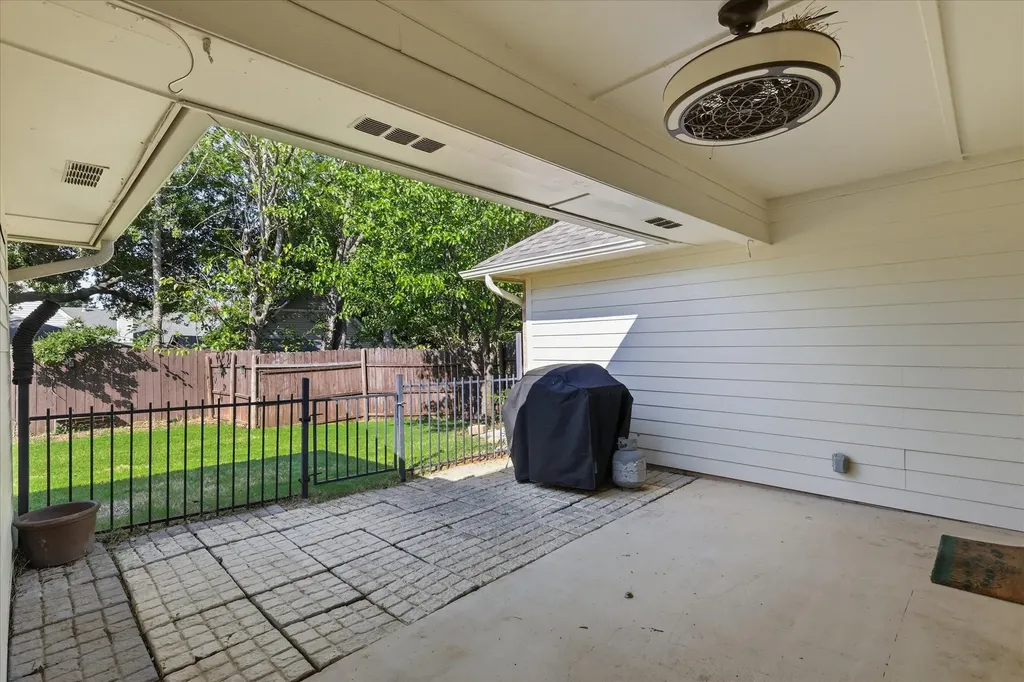 1614 Crested Butte Drive Lewisville TX 75077
