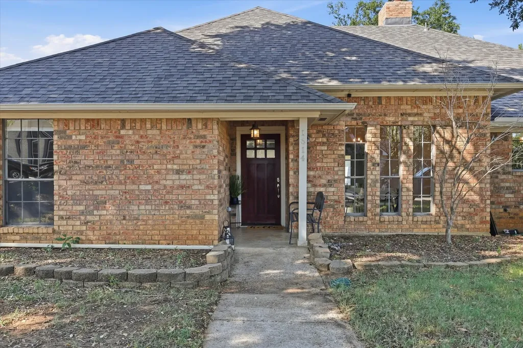 1614 Crested Butte Drive Lewisville TX 75077