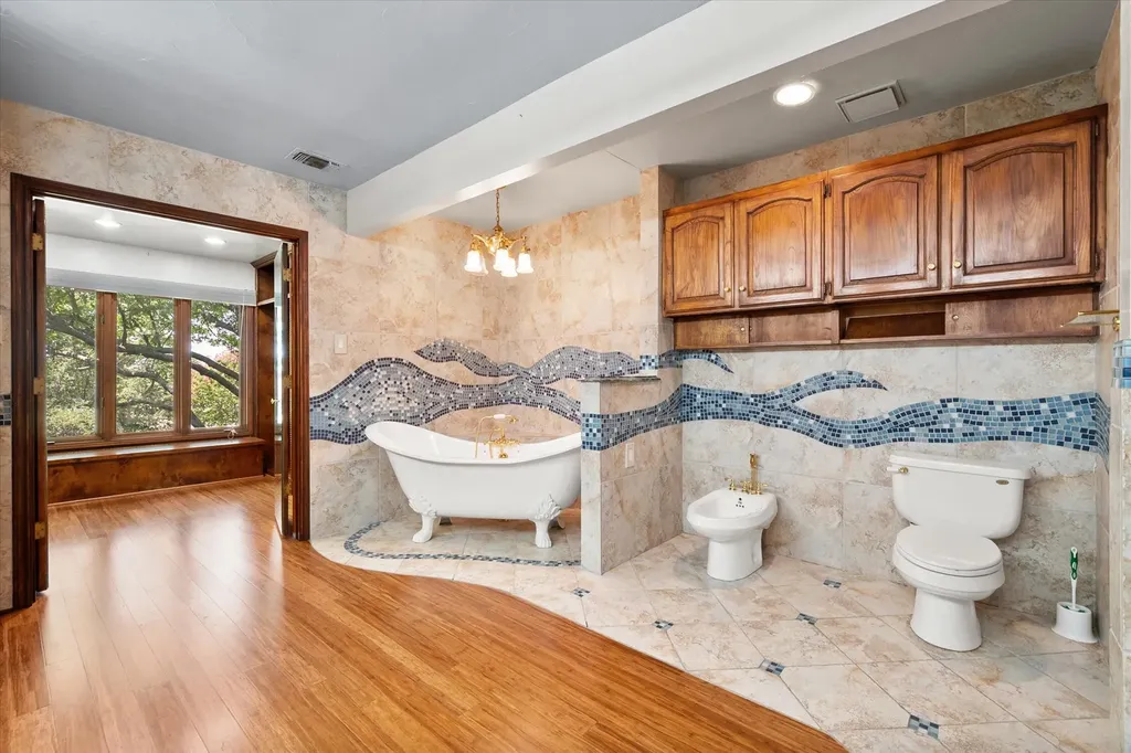 2520 Norwood Drive Hurst TX 76054