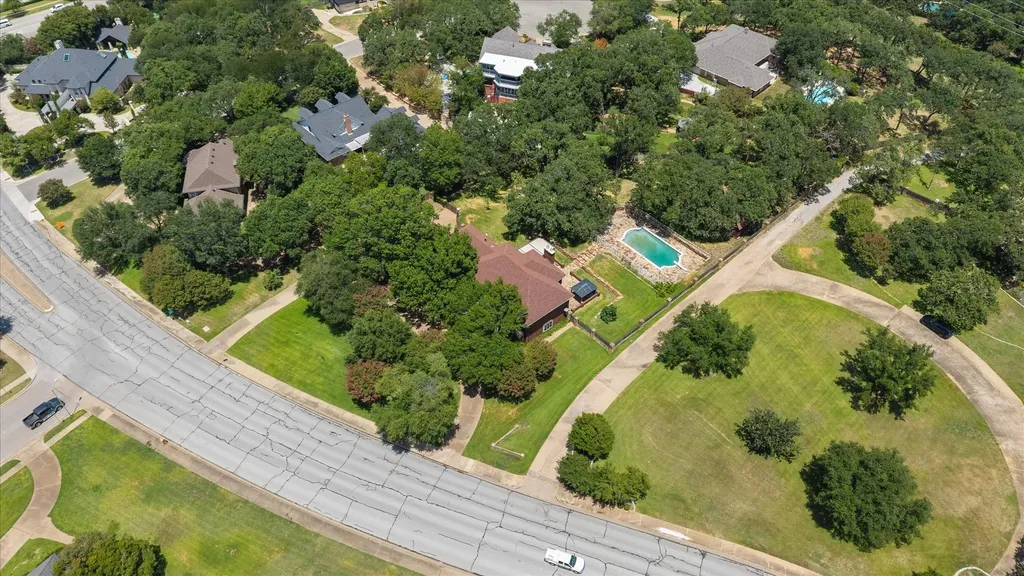 2520 Norwood Drive Hurst TX 76054