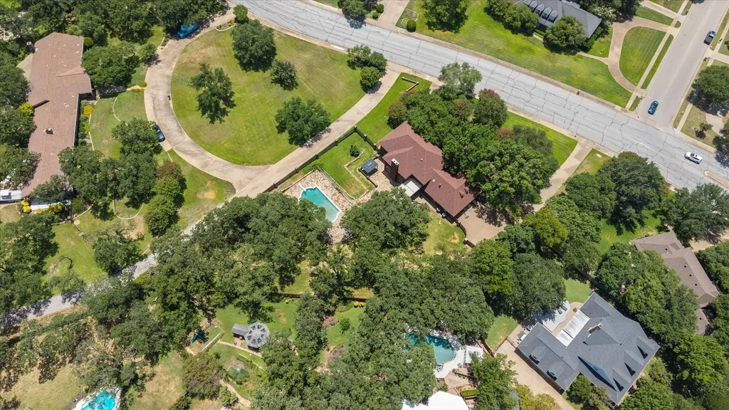 2520 Norwood Drive Hurst TX 76054