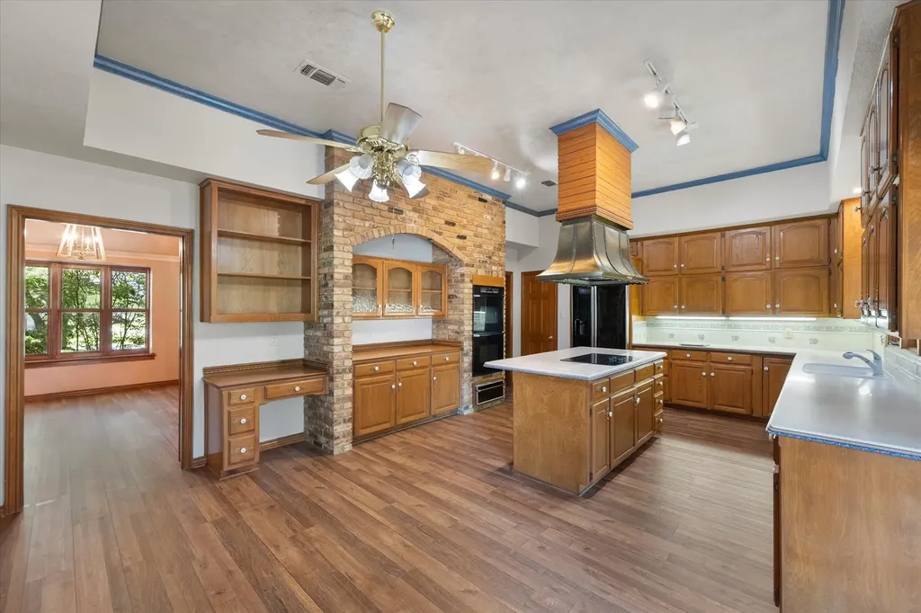 2520 Norwood Drive Hurst TX 76054
