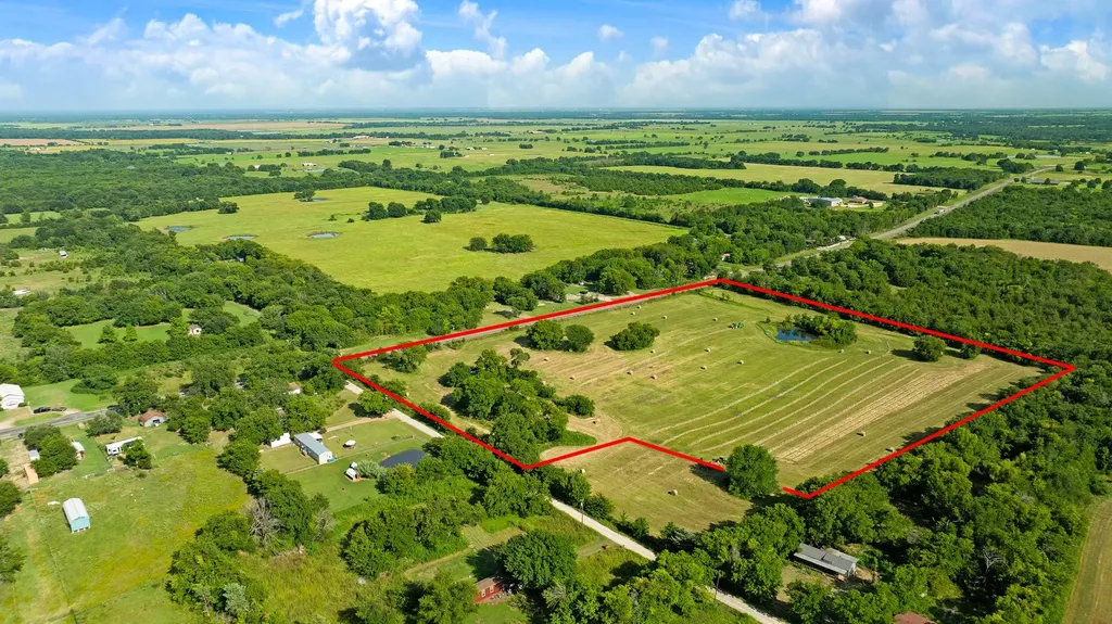 Tbd Fm 100 Honey Grove TX 75446
