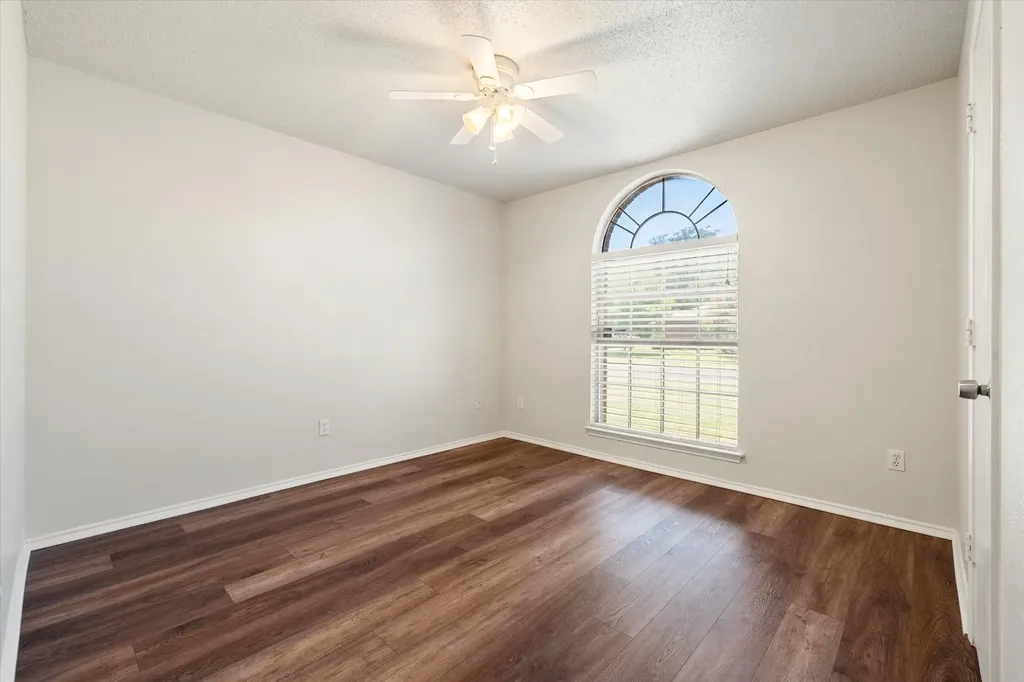 1529 Bluewater Drive Cleburne TX 76033