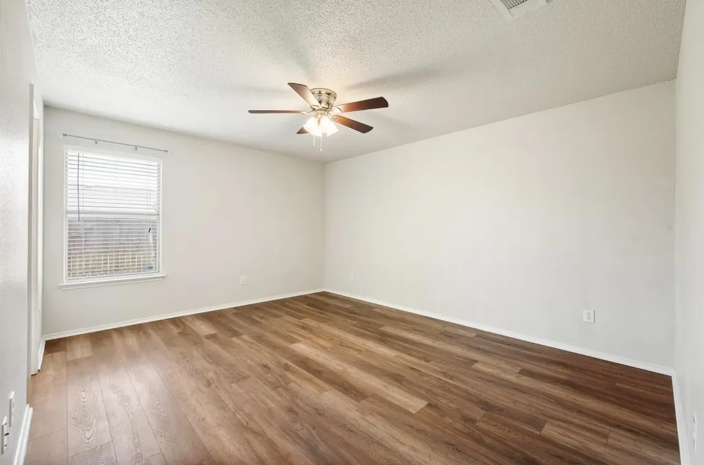 1529 Bluewater Drive Cleburne TX 76033