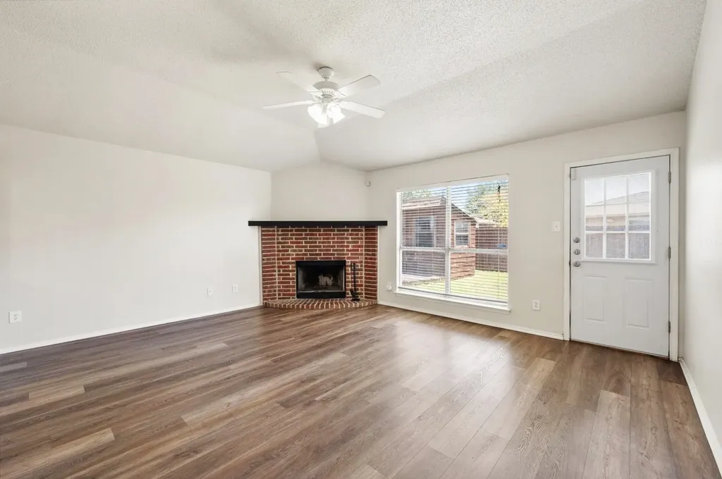 1529 Bluewater Drive Cleburne TX 76033
