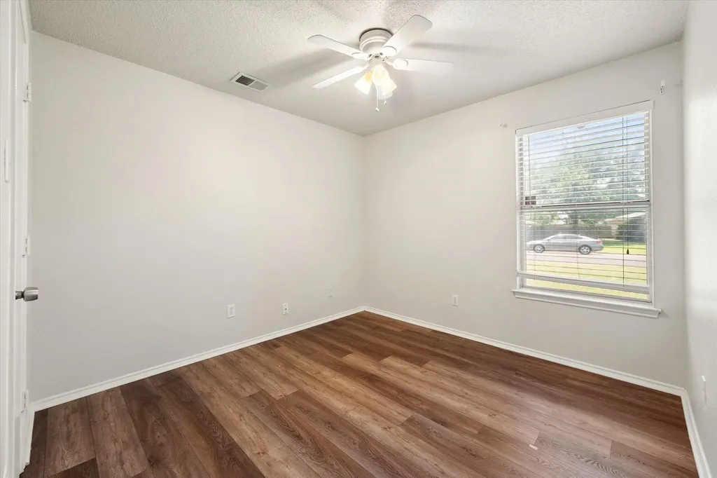 1529 Bluewater Drive Cleburne TX 76033
