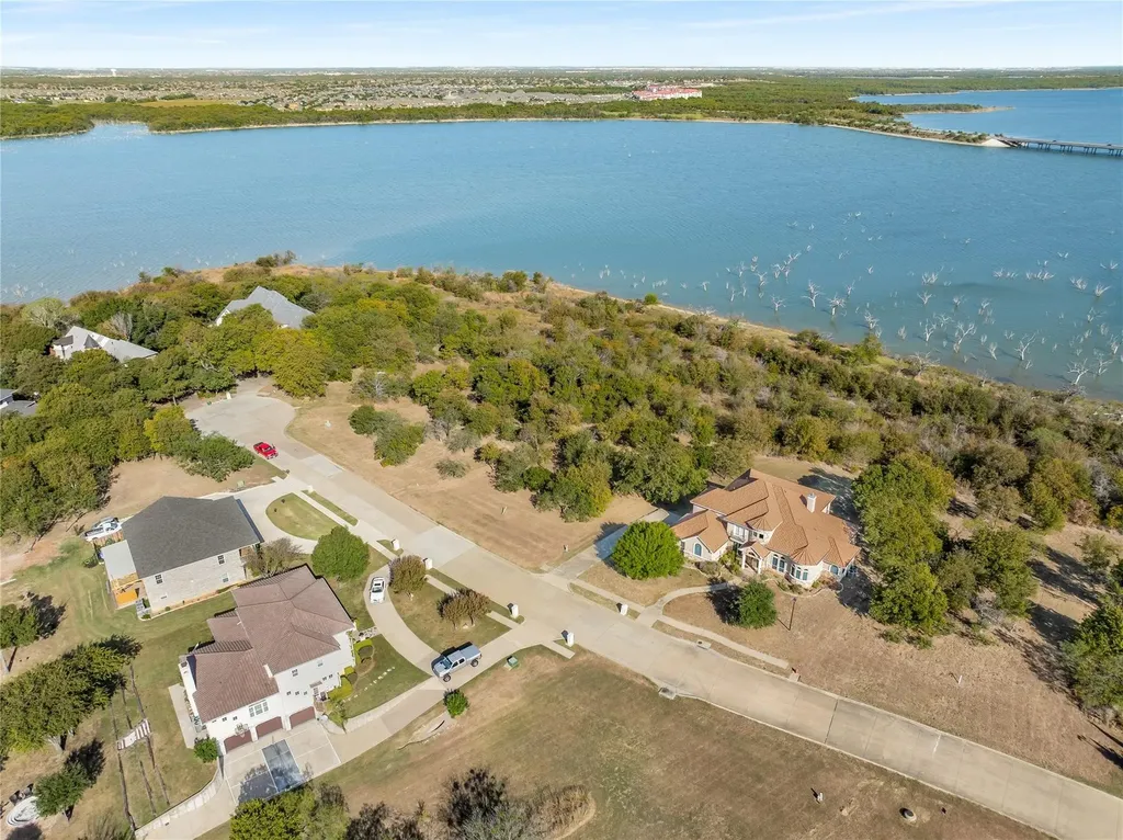 1123 Mallard Pointe Drive Grand Prairie TX 75104