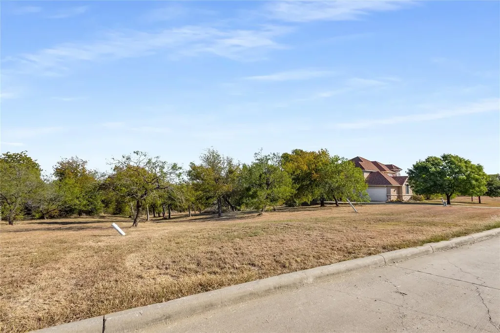 1123 Mallard Pointe Drive Grand Prairie TX 75104