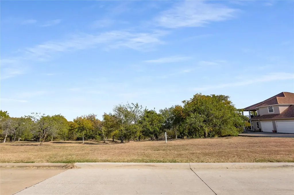 1123 Mallard Pointe Drive Grand Prairie TX 75104
