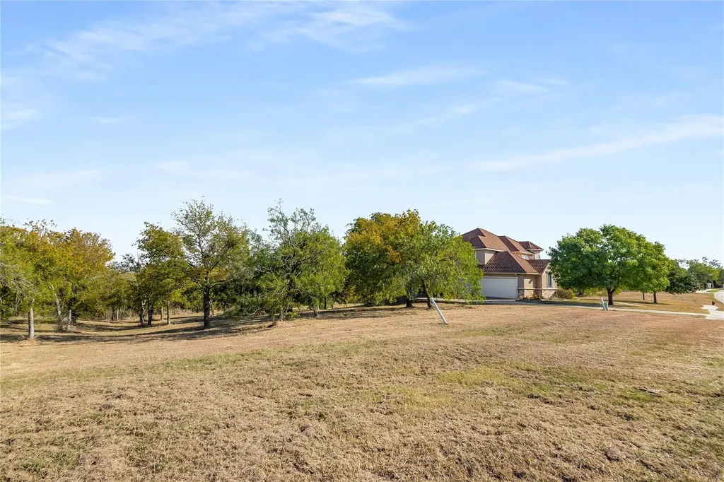 1123 Mallard Pointe Drive Grand Prairie TX 75104
