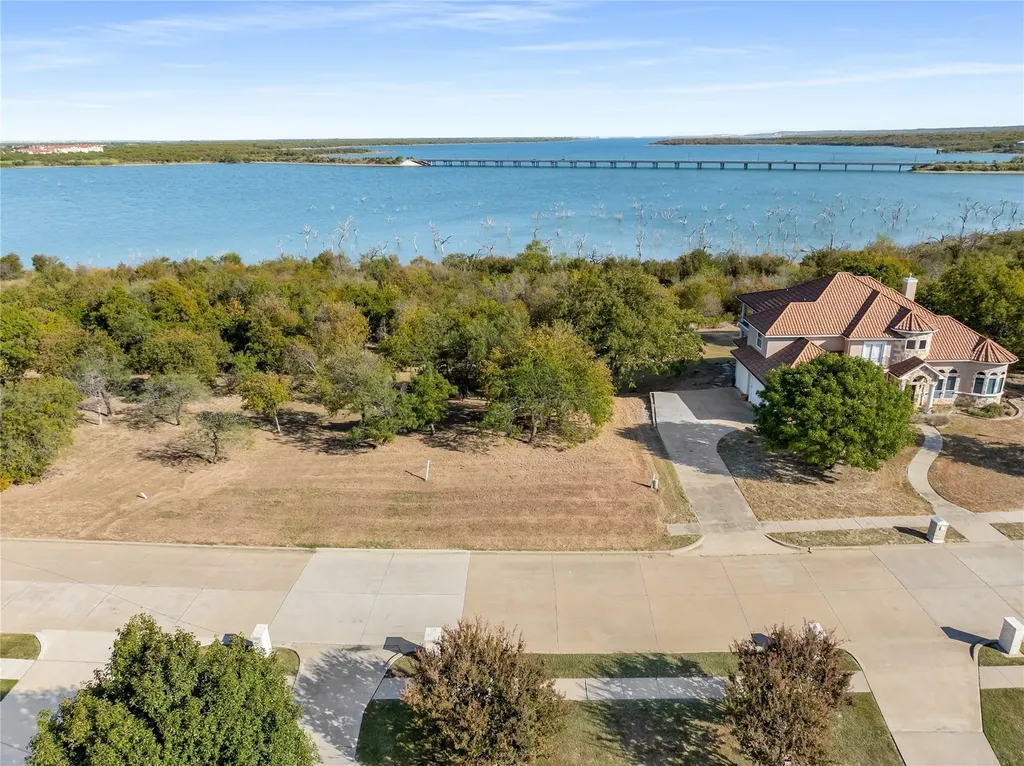1123 Mallard Pointe Drive Grand Prairie TX 75104