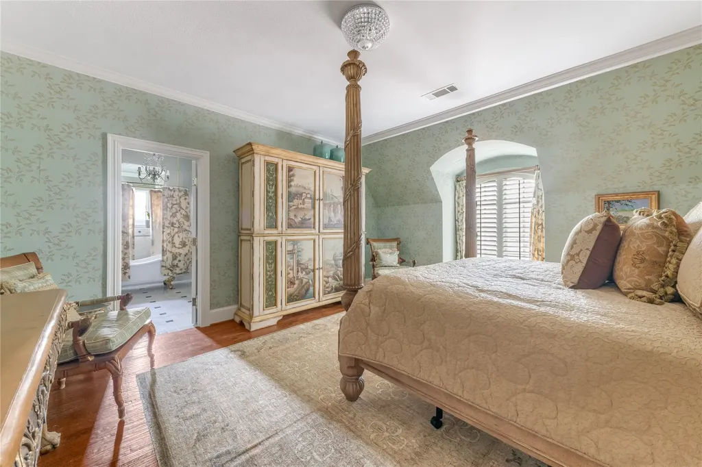 6347 Woodland Drive Dallas TX 75225