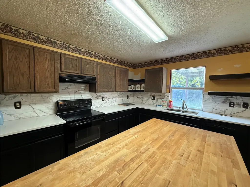 10128 Chapel Springs Trail Fort Worth TX 76116