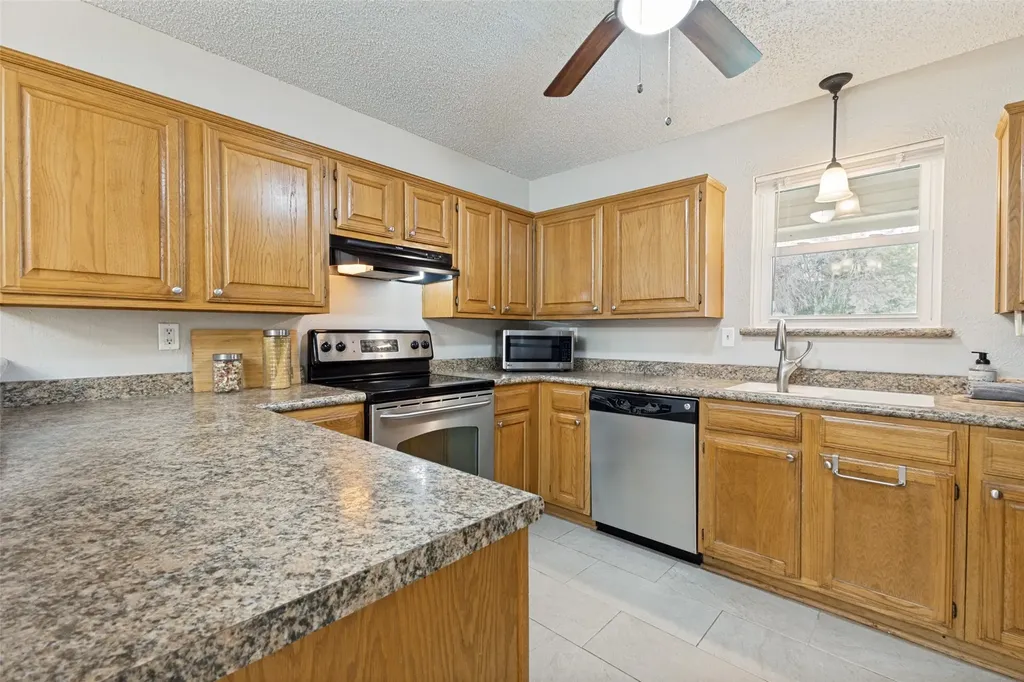 2519 Beverly Hills Lane Mesquite TX 75150