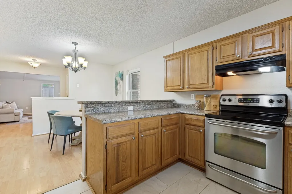 2519 Beverly Hills Lane Mesquite TX 75150