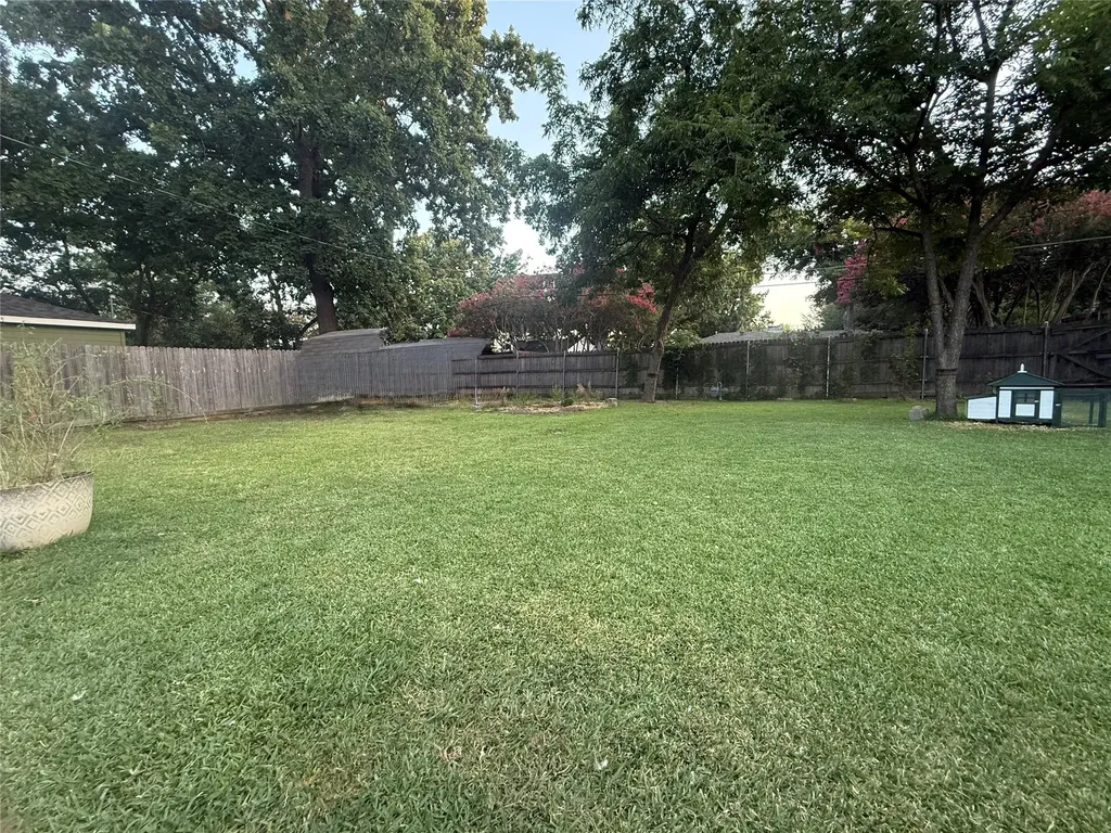 669 Harter Road Dallas TX 75218