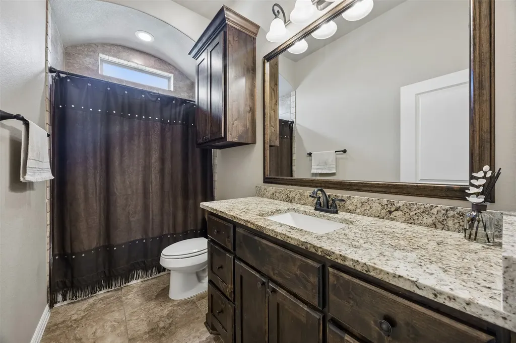 135 Stanford Lane Springtown TX 76082