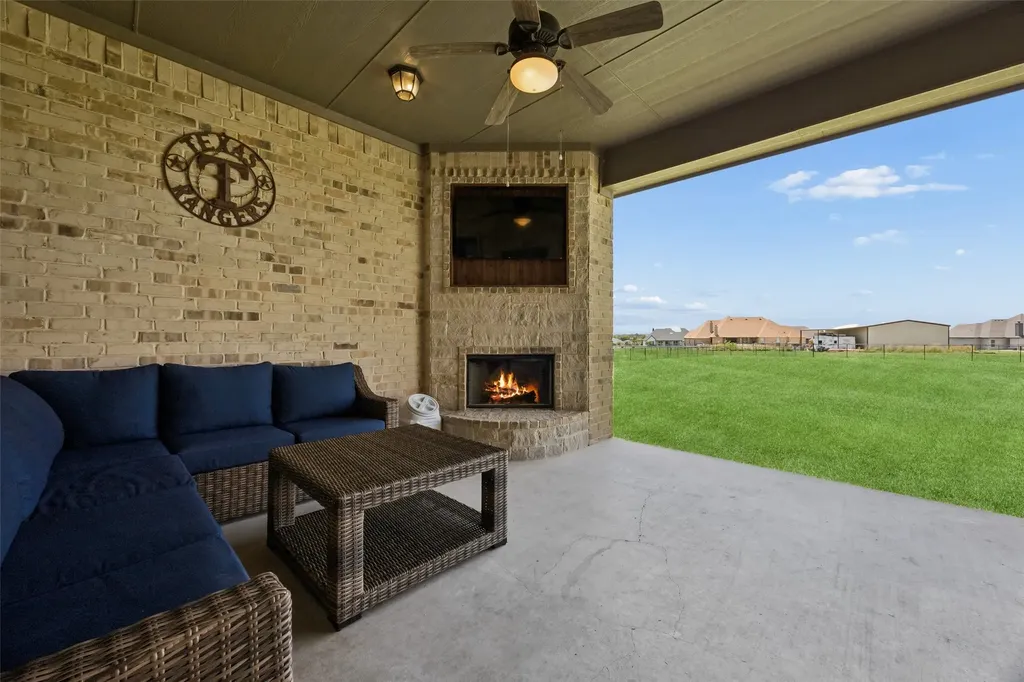 135 Stanford Lane Springtown TX 76082