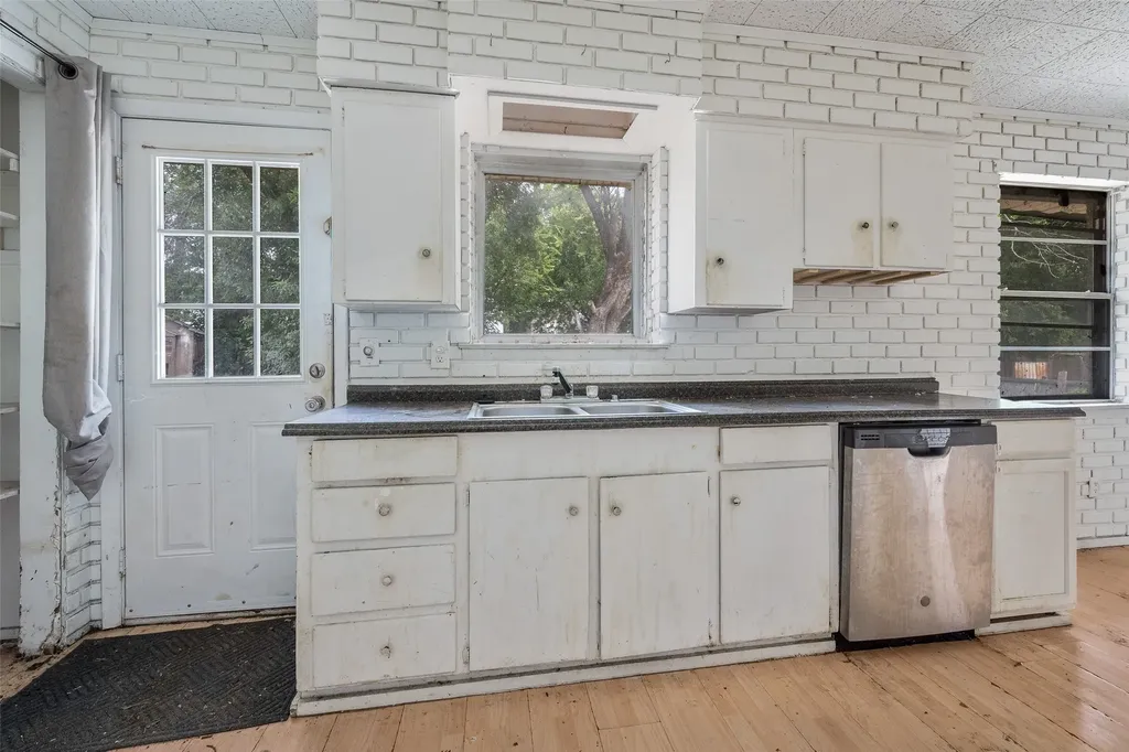 1213 Rusk Drive Mesquite TX 75149
