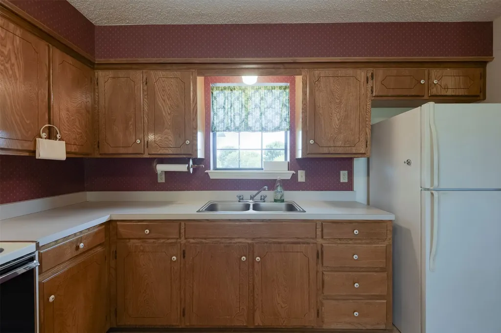 301 Vinyard Drive Waxahachie TX 75167