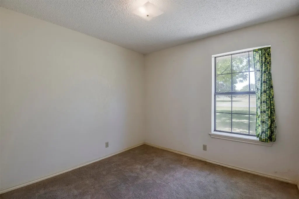 301 Vinyard Drive Waxahachie TX 75167