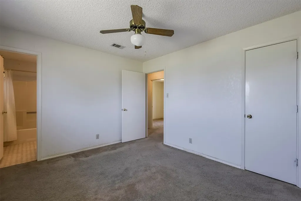 301 Vinyard Drive Waxahachie TX 75167