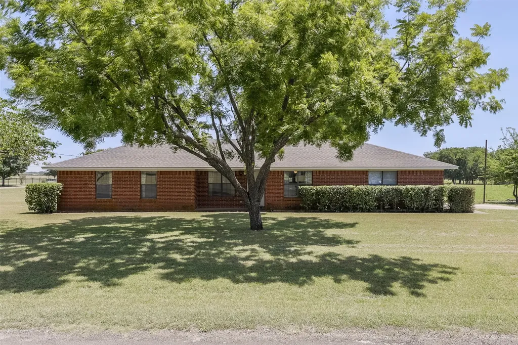 301 Vinyard Drive Waxahachie TX 75167