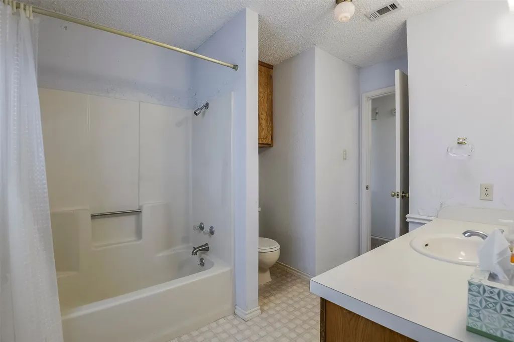 301 Vinyard Drive Waxahachie TX 75167