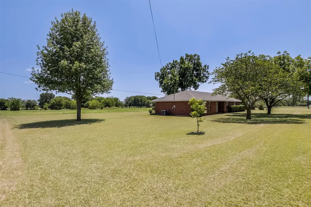 301 Vinyard Drive Waxahachie TX 75167