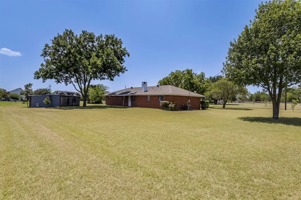 301 Vinyard Drive Waxahachie TX 75167