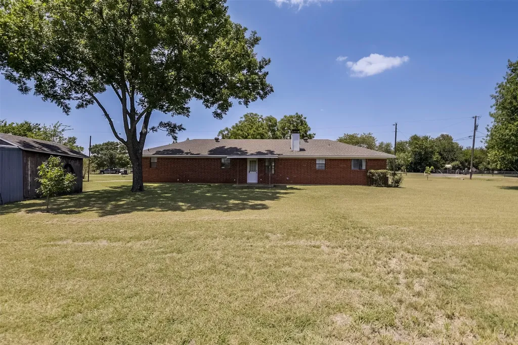 301 Vinyard Drive Waxahachie TX 75167
