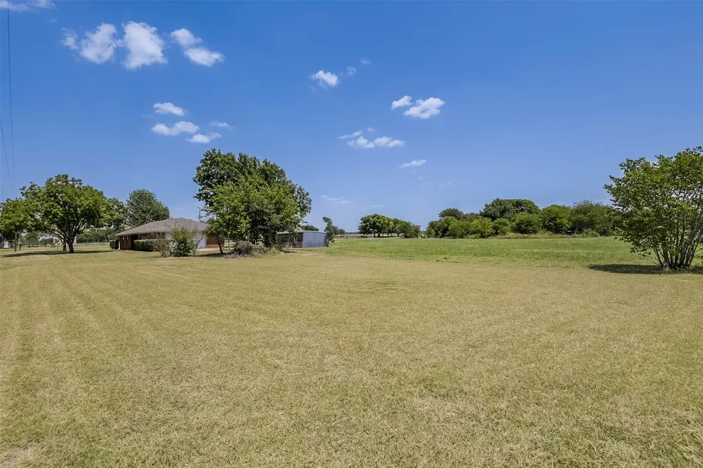 301 Vinyard Drive Waxahachie TX 75167