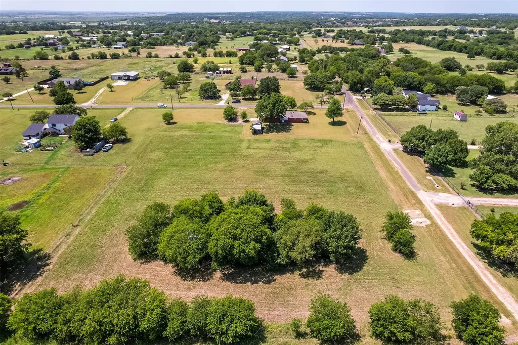 301 Vinyard Drive Waxahachie TX 75167