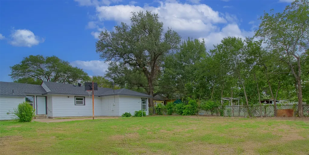 7325 Aberdeen Drive Fort Worth TX 76116