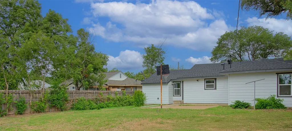 7325 Aberdeen Drive Fort Worth TX 76116