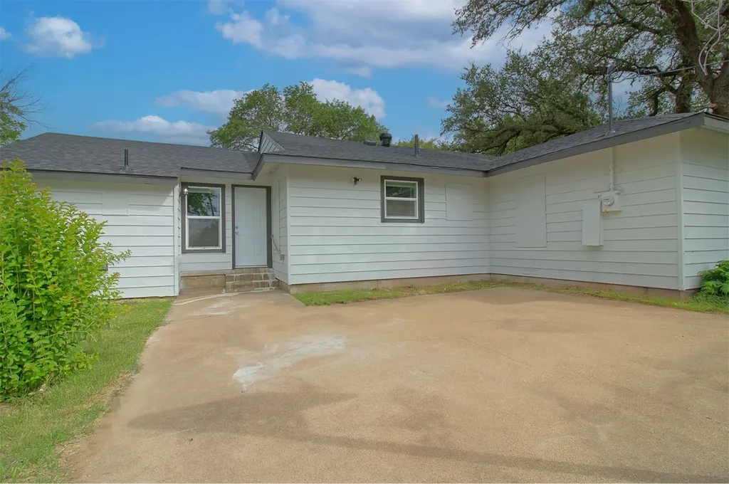 7325 Aberdeen Drive Fort Worth TX 76116