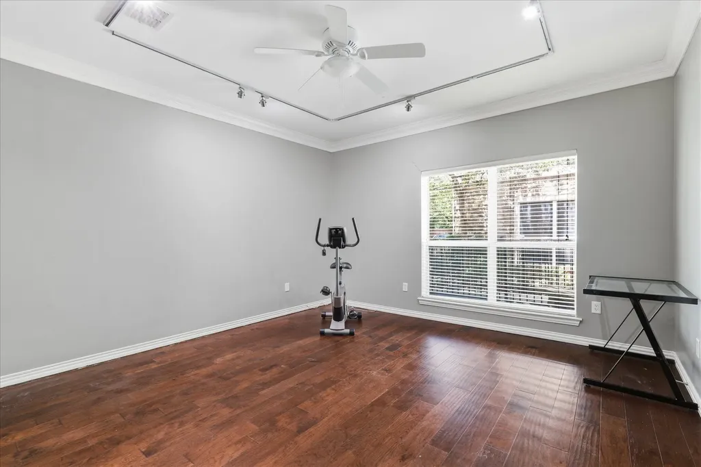 3111 Cedarplaza Lane Dallas TX 75235