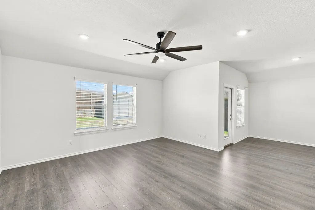1100 Canterbury Lane Ennis TX 75119