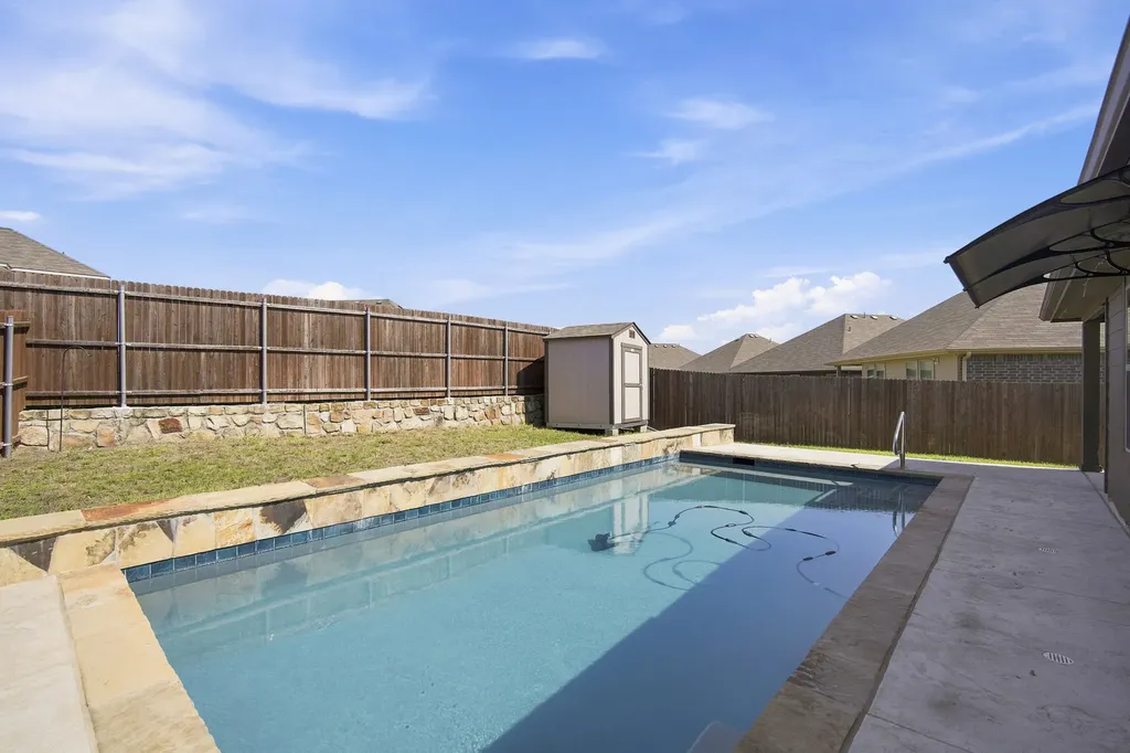 1100 Canterbury Lane Ennis TX 75119