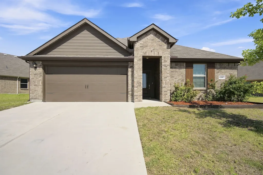 1100 Canterbury Lane Ennis TX 75119