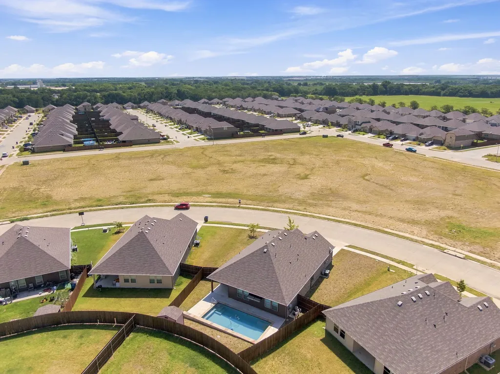 1100 Canterbury Lane Ennis TX 75119