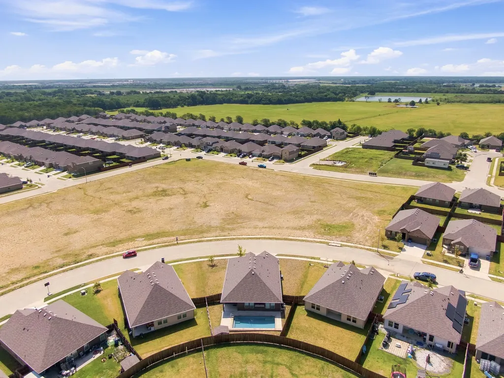 1100 Canterbury Lane Ennis TX 75119