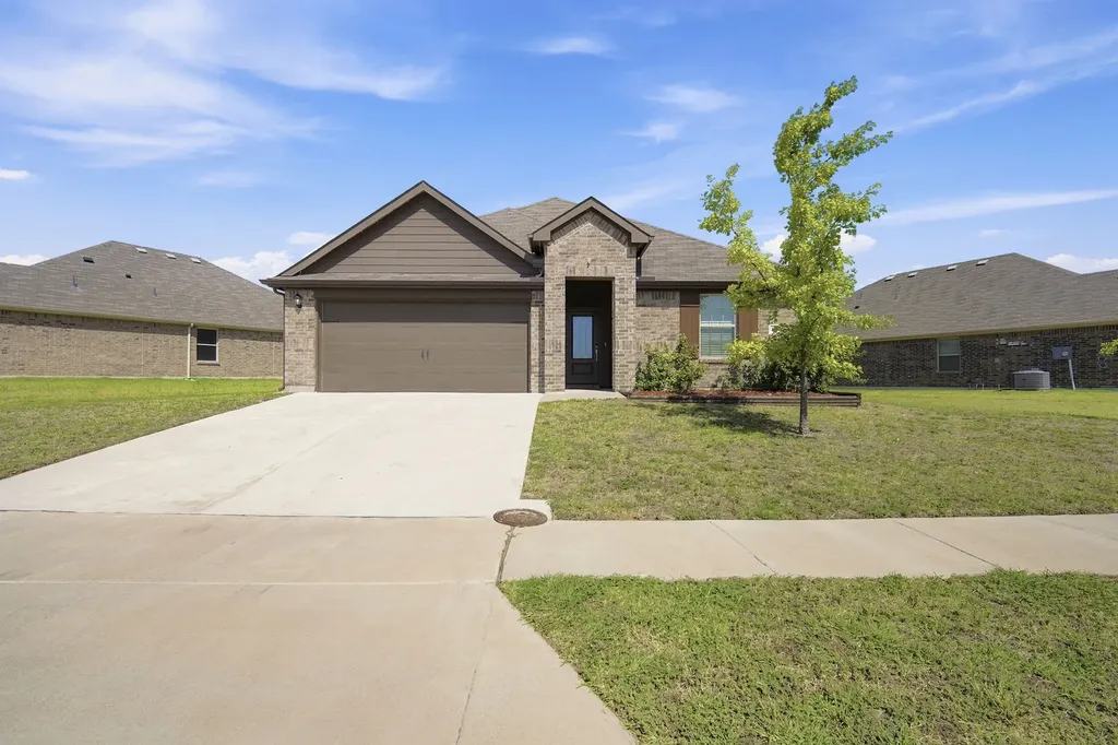 1100 Canterbury Lane Ennis TX 75119
